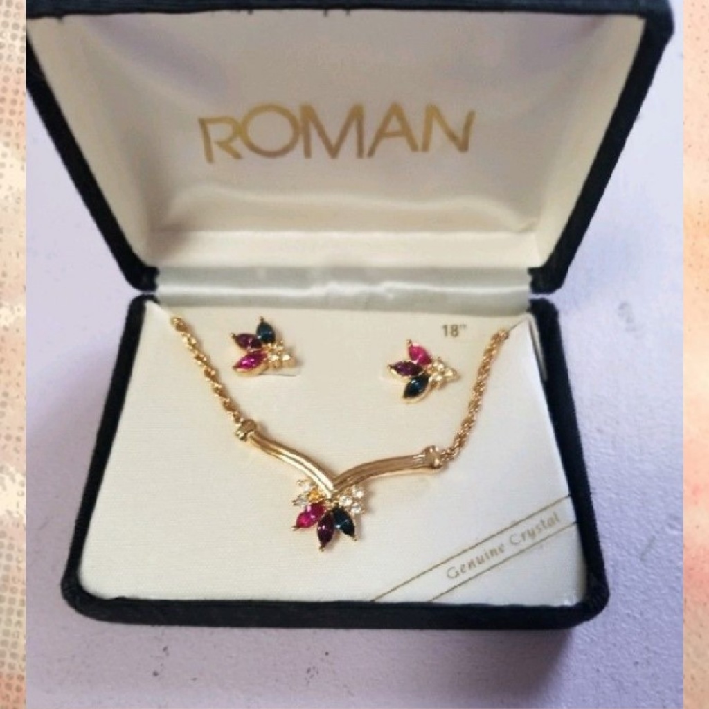 Nib Necklace And Pierced Earring Set 23$
